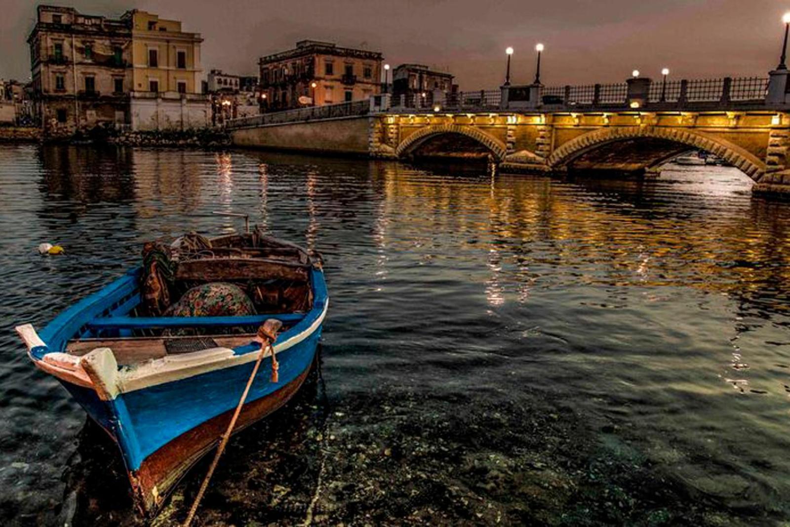 Shah Rooms&Relax Taranto Esterno foto